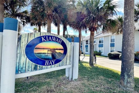 Condo in New Smyrna Beach, Florida, 2 bedrooms  № 1533190 - photo 16