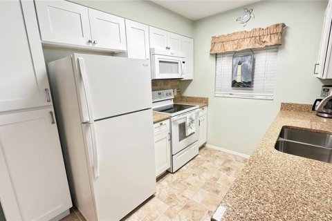 Condo in New Smyrna Beach, Florida, 2 bedrooms  № 1533190 - photo 7