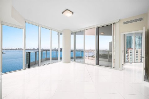 Condominio en alquiler en Miami, Florida, 4 dormitorios, 204.48 m2 № 2078437 - foto 10