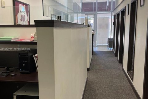 Immobilier commercial à vendre à Coral Gables, Floride № 1993331 - photo 12