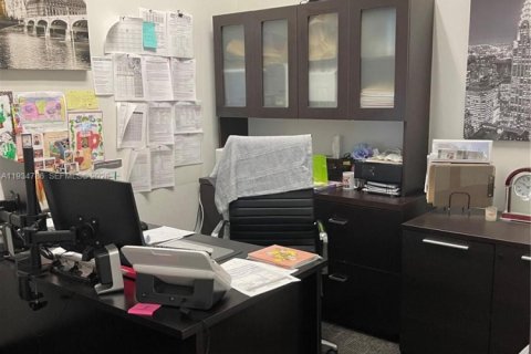 Immobilier commercial à vendre à Coral Gables, Floride № 1993331 - photo 8