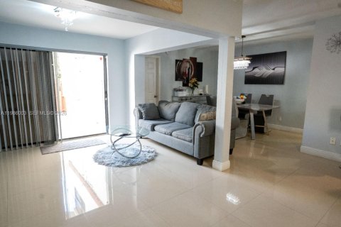 Купить кондоминиум в Майами, Флорида 3 спальни, 144м2, № 2050612 - фото 8