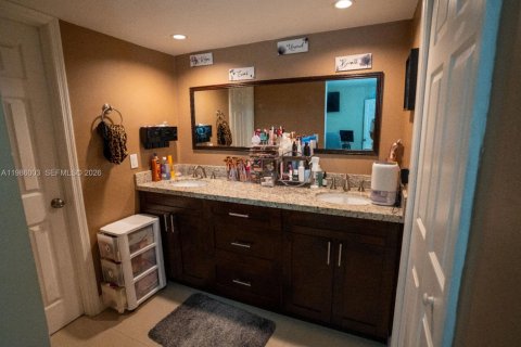 Купить кондоминиум в Майами, Флорида 3 спальни, 144м2, № 2050612 - фото 18