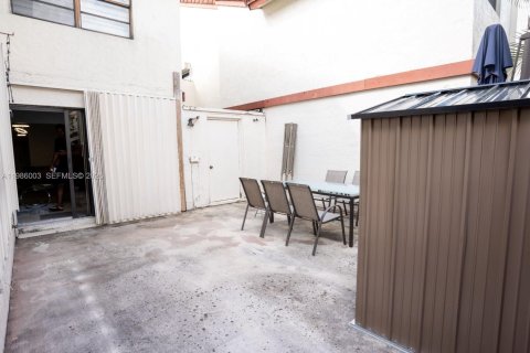 Купить кондоминиум в Майами, Флорида 3 спальни, 144м2, № 2050612 - фото 12