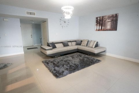 Купить кондоминиум в Майами, Флорида 3 спальни, 144м2, № 2050612 - фото 11