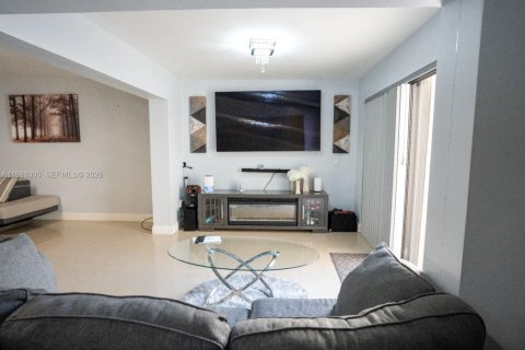 Купить кондоминиум в Майами, Флорида 3 спальни, 144м2, № 2050612 - фото 7