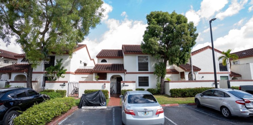 Кондоминиум с 3 спальнями в Майами, Флорида № 2050612