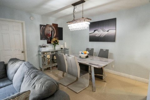 Купить кондоминиум в Майами, Флорида 3 спальни, 144м2, № 2050612 - фото 6