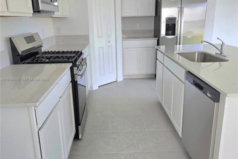 Villa ou maison à louer à Port St. Lucie, Floride: 4 chambres № 1998139 - photo 10