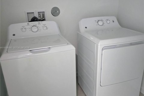 Villa ou maison à louer à Port St. Lucie, Floride: 4 chambres № 1998139 - photo 29