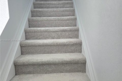 Villa ou maison à louer à Port St. Lucie, Floride: 4 chambres № 1998139 - photo 17