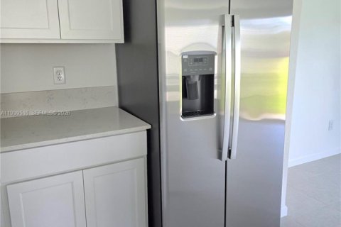 Villa ou maison à louer à Port St. Lucie, Floride: 4 chambres № 1998139 - photo 15