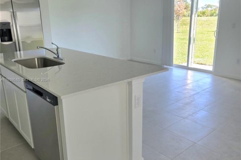 Villa ou maison à louer à Port St. Lucie, Floride: 4 chambres № 1998139 - photo 13