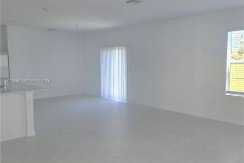 Villa ou maison à louer à Port St. Lucie, Floride: 4 chambres № 1998139 - photo 7