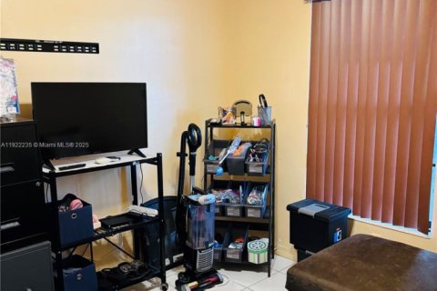 Купить таунхаус в Майами, Флорида 3 спальни, 117.06м2, № 1976153 - фото 7