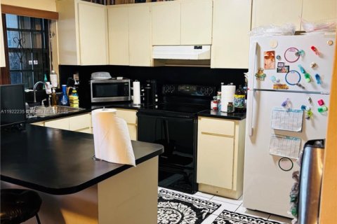 Купить таунхаус в Майами, Флорида 3 спальни, 117.06м2, № 1976153 - фото 4