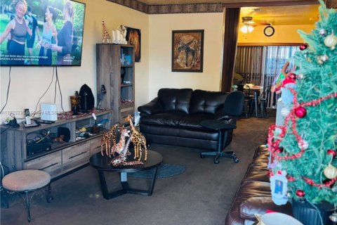 Купить таунхаус в Майами, Флорида 3 спальни, 117.06м2, № 1976153 - фото 3