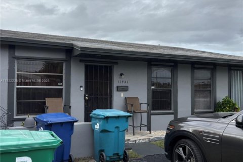 Купить таунхаус в Майами, Флорида 3 спальни, 117.06м2, № 1976153 - фото 1