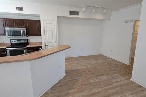 Copropriété à louer à Sarasota, Floride: 2 chambres, 103.31 m2 № 2117895 - photo 4