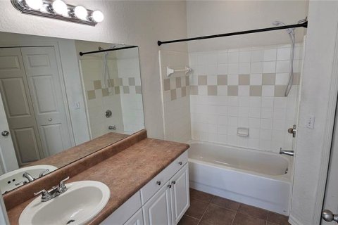 Copropriété à louer à Sarasota, Floride: 2 chambres, 103.31 m2 № 2117895 - photo 8