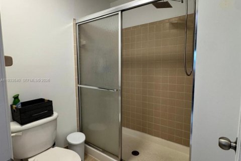 Condo in Coconut Creek, Florida, 2 bedrooms  № 1995270 - photo 6