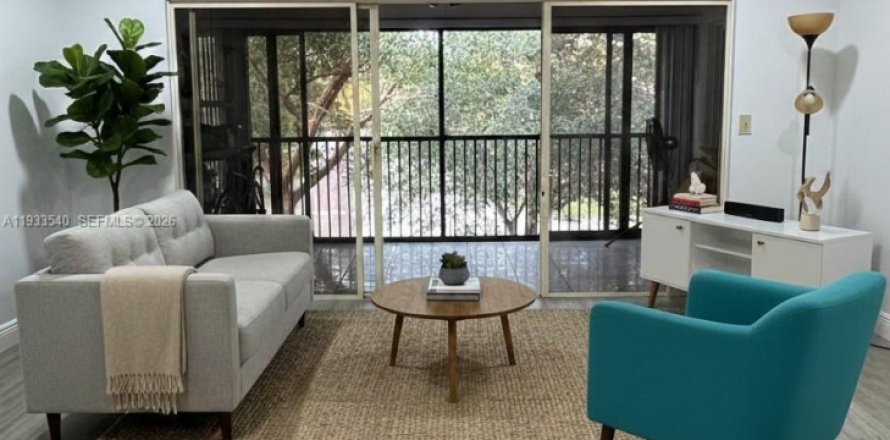 Condo in Coconut Creek, Florida, 2 bedrooms  № 1995270