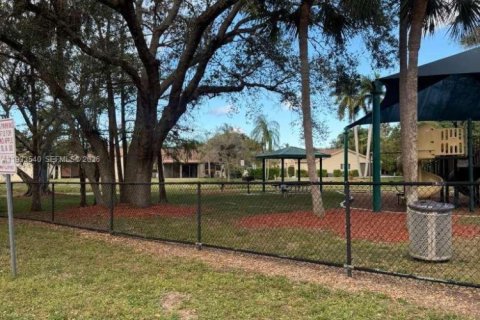 Copropriété à vendre à Coconut Creek, Floride: 2 chambres, 106.84 m2 № 1995270 - photo 12