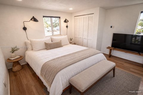 Immobilier commercial à vendre à Fort Lauderdale, Floride: 141.68 m2 № 2423391 - photo 12