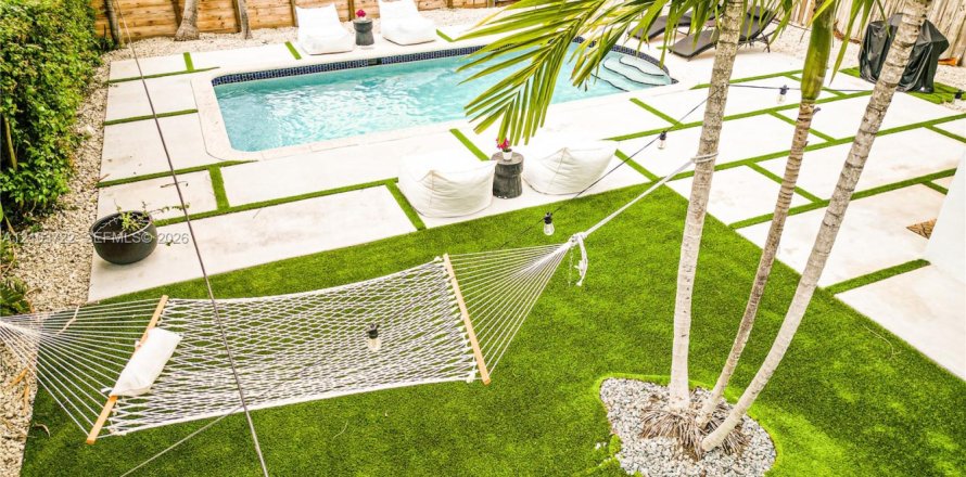 Immobilier commercial à Fort Lauderdale, Floride 141.68 m2 № 2423391