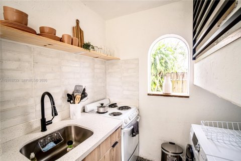 Immobilier commercial à vendre à Fort Lauderdale, Floride: 141.68 m2 № 2423391 - photo 8