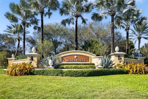 House in Miramar, Florida 6 bedrooms, 313.08 sq.m. № 2020921