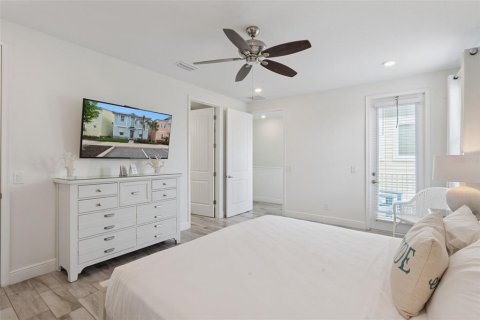 House in Kissimmee, Florida 5 bedrooms, 177.26 sq.m. № 2166541 - photo 15