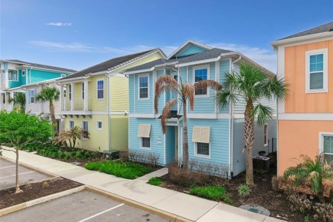 House in Kissimmee, Florida 5 bedrooms, 177.26 sq.m. № 2166541 - photo 2