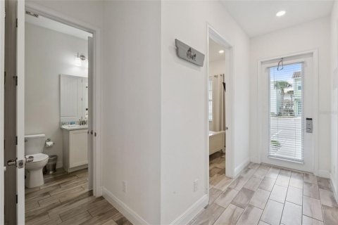 House in Kissimmee, Florida 5 bedrooms, 177.26 sq.m. № 2166541 - photo 4