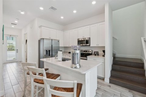 House in Kissimmee, Florida 5 bedrooms, 177.26 sq.m. № 2166541 - photo 8