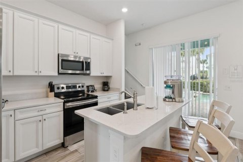 House in Kissimmee, Florida 5 bedrooms, 177.26 sq.m. № 2166541 - photo 11