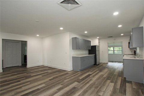 House in Mulberry, Florida 3 bedrooms, 123.93 sq.m. № 1870348 - photo 6