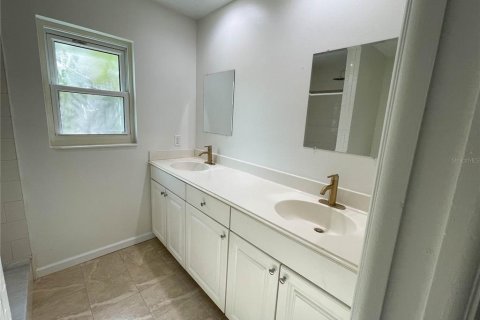 Casa en alquiler en Sarasota, Florida, 3 dormitorios, 124.86 m2 № 1916884 - foto 4
