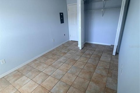 Condo in New Port Richey, Florida, 2 bedrooms  № 2223529 - photo 9