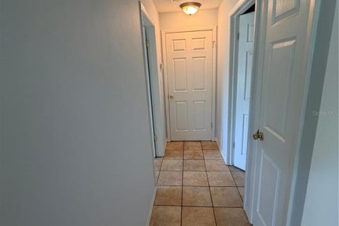 Condo in New Port Richey, Florida, 2 bedrooms  № 2223529 - photo 8