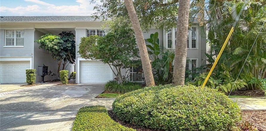 Adosado en Tampa, Florida 3 dormitorios, 166.67 m2 № 1747381