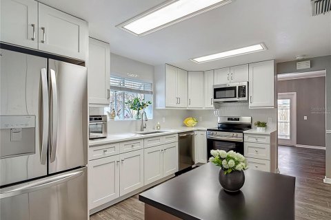 Adosado en venta en Tampa, Florida, 3 dormitorios, 166.67 m2 № 1747381 - foto 14