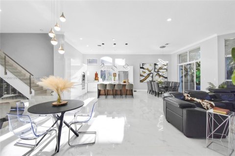 Casa en venta en Weston, Florida, 7 dormitorios, 367.15 m2 № 1964291 - foto 6