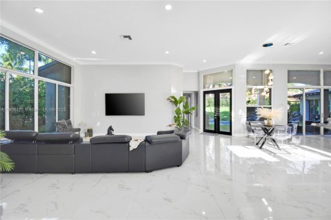 Casa en venta en Weston, Florida, 7 dormitorios, 367.15 m2 № 1964291 - foto 24
