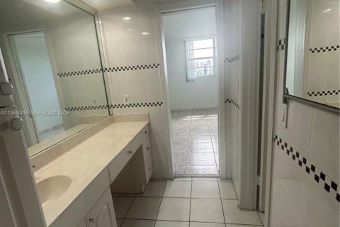 Copropriété à louer à Aventura, Floride: 1 chambre, 71.35 m2 № 2029309 - photo 17