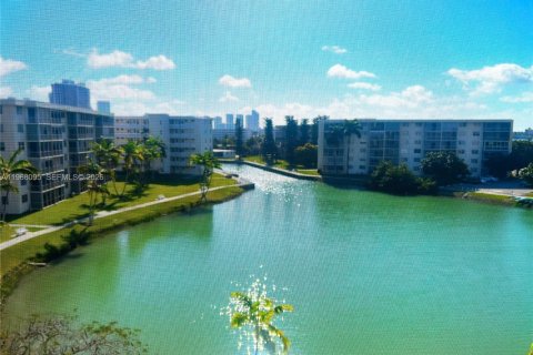 Condo à Aventura, Floride, 1 chambre  № 2029309