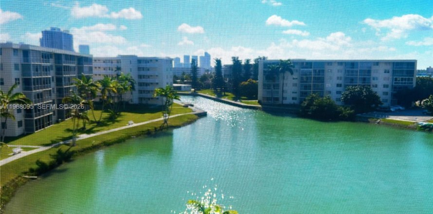 Condo à Aventura, Floride, 1 chambre  № 2029309