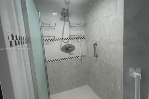 Copropriété à louer à Aventura, Floride: 1 chambre, 71.35 m2 № 2029309 - photo 16