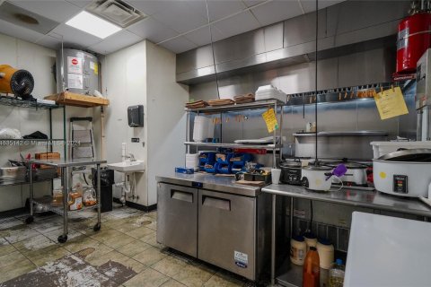 Propiedad comercial en venta en Coral Springs, Florida № 1937112 - foto 5