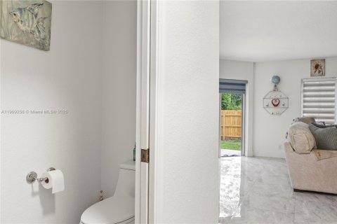 Touwnhouse à vendre à Coral Springs, Floride: 3 chambres, 146.79 m2 № 1965330 - photo 11